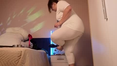 Love online show from 04/10/26, 09:08