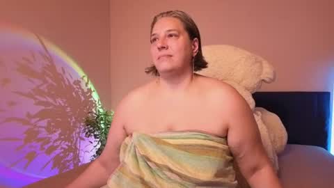 Snapshot of bbw_goddes chatting on 07/07/26, 03:31 Love online show from 07/07/26, 03:31