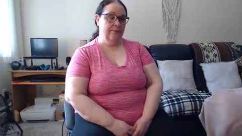 Julie online show from 04/19/26, 06:10