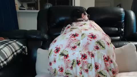 Snapshot of bbwmilfforcamfun chatting on 07/09/26, 03:49 Julie online show from 07/09/26, 03:49