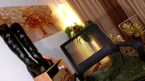 Snapshot of bby_lexielore69 chatting on 06/25/26, 11:31 bby_lexielore69 online show from 06/25/26, 11:31