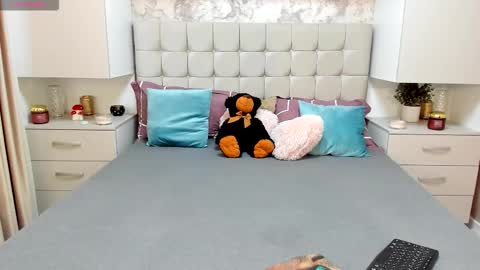 Snapshot of bbylarra chatting on 10/12/25, 09:41 larra online show from 10/12/25, 09:41