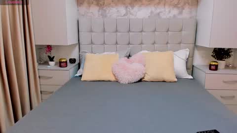 Snapshot of bbylarra chatting on 11/14/25, 06:12 larra online show from 11/14/25, 06:12