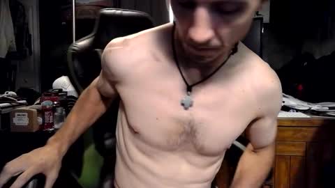 Snapshot of bchillin28 chatting on 10/20/25, 04:51 bchillin28 online show from 10/20/25, 04:51