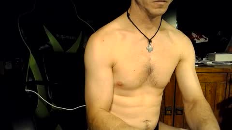 bchillin28 online show from 02/18/26, 07:59