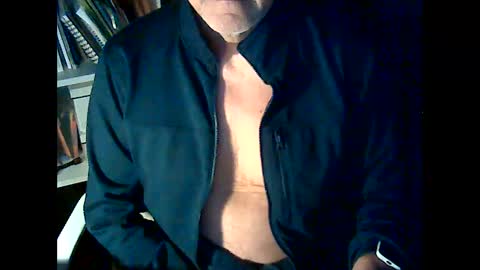 Snapshot of bcn1959 chatting on 12/17/25, 06:08 bcn1959 online show from 12/17/25, 06:08