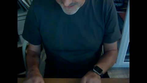 Snapshot of bcn1959 chatting on 12/20/25, 03:41 bcn1959 online show from 12/20/25, 03:41