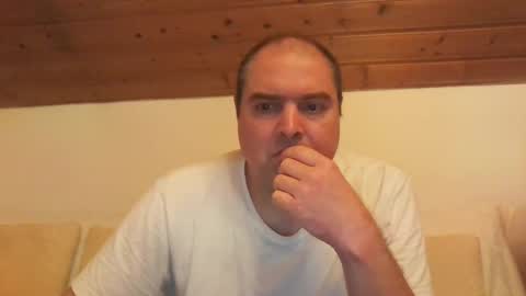 bear037 online show from 09/30/25, 07:41