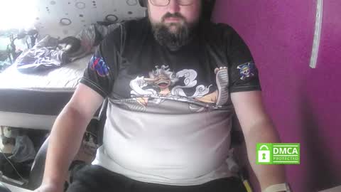 bear90130 online show from 09/17/25, 07:21