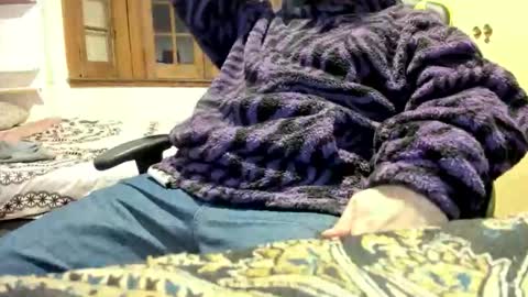 DOM bear online show from 04/05/26, 06:54