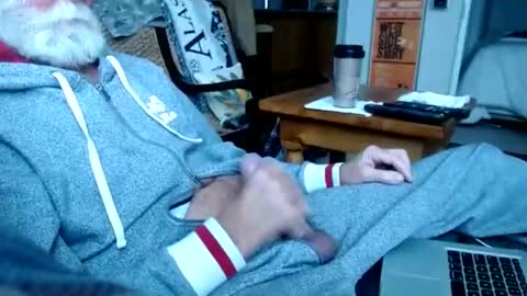 Snapshot of beardbushy chatting on 12/27/24, 03:15 beardbushy online show from 12/27/24, 03:15