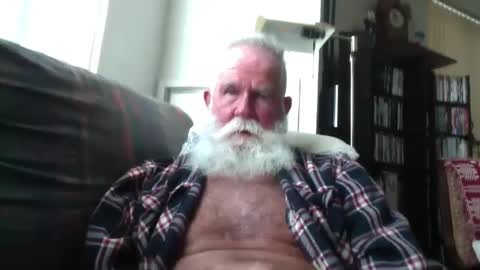 Snapshot of beardbushy chatting on 09/23/25, 03:59 beardbushy online show from 09/23/25, 03:59