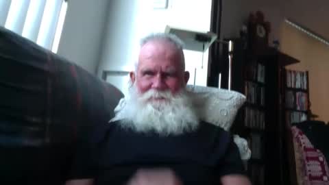 Snapshot of beardbushy chatting on 11/17/25, 04:57 beardbushy online show from 11/17/25, 04:57