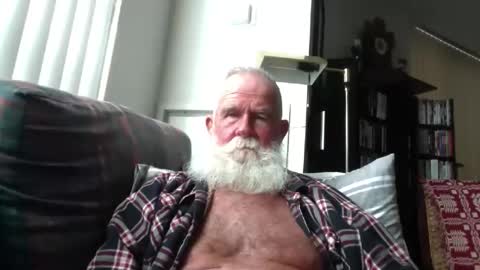 Snapshot of beardbushy chatting on 05/14/26, 04:14 beardbushy online show from 05/14/26, 04:14
