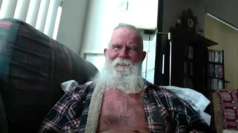 Snapshot of beardbushy chatting on 06/29/26, 02:28 beardbushy online show from 06/29/26, 02:28