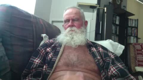 Snapshot of beardbushy chatting on 07/10/26, 04:20 beardbushy online show from 07/10/26, 04:20