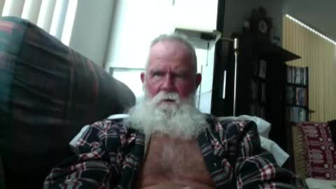Snapshot of beardbushy chatting on 07/12/26, 04:20 beardbushy online show from 07/12/26, 04:20