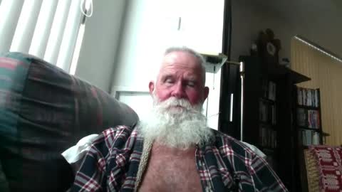 Snapshot of beardbushy chatting on 07/16/26, 05:30 beardbushy online show from 07/16/26, 05:30