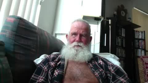 Snapshot of beardbushy chatting on 07/17/26, 04:12 beardbushy online show from 07/17/26, 04:12