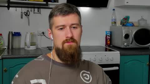 Zeus online show from 10/06/25, 01:14