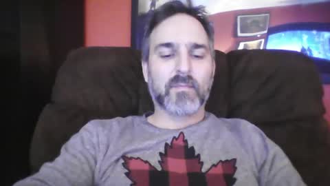 Snapshot of beardedambition chatting on 01/18/25, 05:41 beardedambition online show from 01/18/25, 05:41