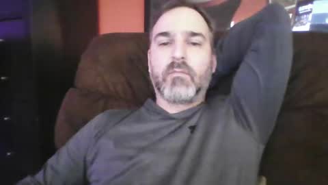 Snapshot of beardedambition chatting on 02/23/25, 01:32 beardedambition online show from 02/23/25, 01:32