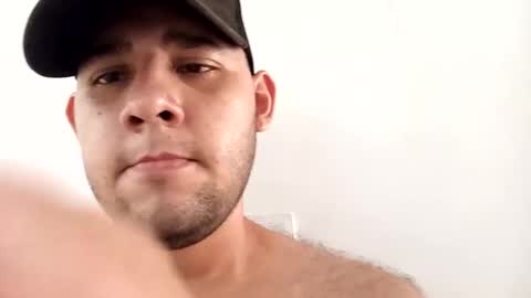 Jhon Tenjo and Sofi online show from 11/16/25, 05:40