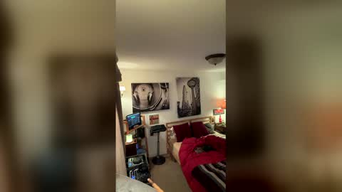 Snapshot of bearmeat4you chatting on 12/14/25, 05:57 bearmeat4you online show from 12/14/25, 05:57