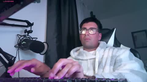 Snapshot of beastandbeauty0313 chatting on 12/24/24, 06:55 Beastandbeauty0313 online show from 12/24/24, 06:55