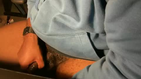 Snapshot of beasy2 chatting on 11/13/25, 04:17 beasy2 online show from 11/13/25, 04:17