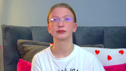 Beatrice online show from 03/25/26, 06:41