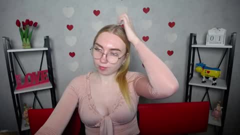 BeatriceFlyy online show from 12/01/24, 04:29