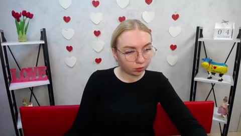 BeatriceFlyy online show from 12/04/24, 12:36