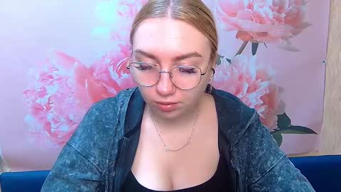 BeatriceFlyy online show from 09/15/25, 05:29