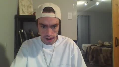 Snapshot of beaulieu2027 chatting on 12/16/25, 12:48 beaulieu2027 online show from 12/16/25, 12:48