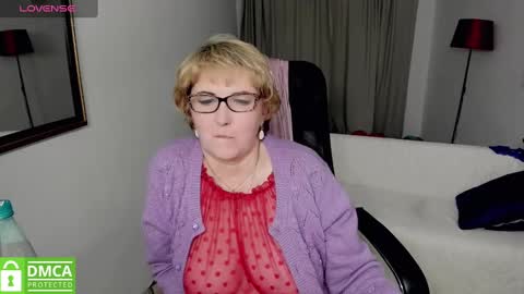 Snapshot of beautiful_lina7 chatting on 12/21/24, 11:13 your Lana online show from 12/21/24, 11:13