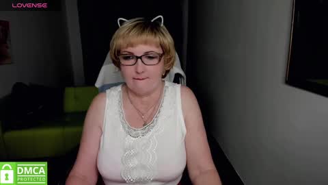 Snapshot of beautiful_lina7 chatting on 01/05/25, 04:59 your Lana online show from 01/05/25, 04:59