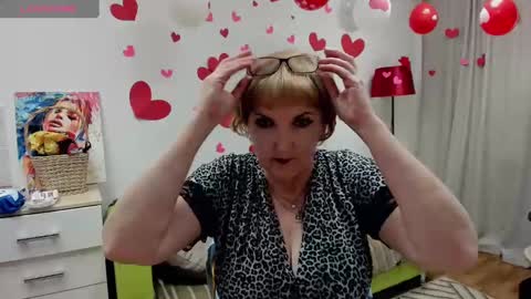 Snapshot of beautiful_lina7 chatting on 02/08/25, 09:35 your Lana online show from 02/08/25, 09:35