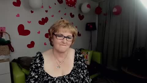 Snapshot of beautiful_lina7 chatting on 02/14/25, 07:12 your Lana online show from 02/14/25, 07:12