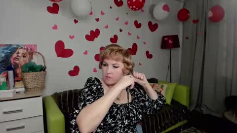 Snapshot of beautiful_lina7 chatting on 02/15/25, 08:00 your Lana online show from 02/15/25, 08:00