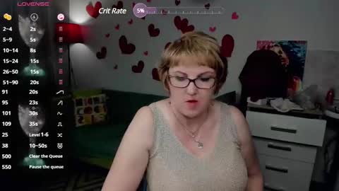 Snapshot of beautiful_lina7 chatting on 02/18/25, 10:03 your Lana online show from 02/18/25, 10:03