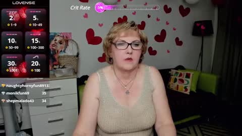 Snapshot of beautiful_lina7 chatting on 02/23/25, 05:23 your Lana online show from 02/23/25, 05:23