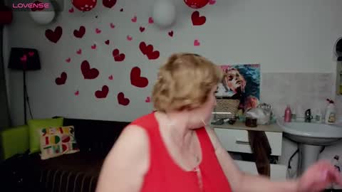 Snapshot of beautiful_lina7 chatting on 03/09/25, 09:24 your Lana online show from 03/09/25, 09:24