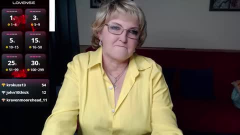 Snapshot of beautiful_lina7 chatting on 09/27/25, 02:11 your Lana online show from 09/27/25, 02:11