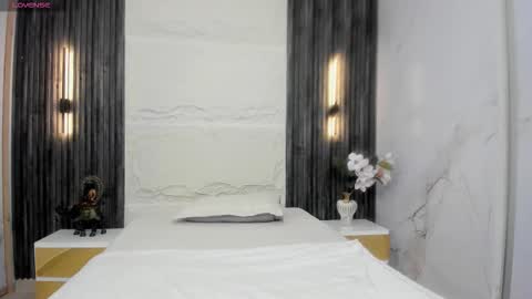 Snapshot of beautifulgirl4u_ chatting on 12/16/25, 02:05 online show from 12/16/25, 02:05