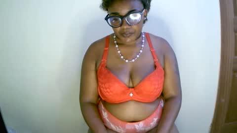 beautifulpeach2 online show from 01/19/25, 12:28