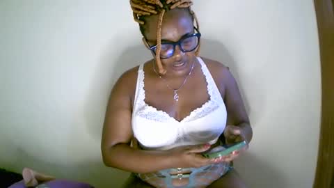 beautifulpeach2 online show from 02/05/25, 12:38