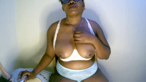 beautifulpeach2 online show from 02/06/25, 03:37