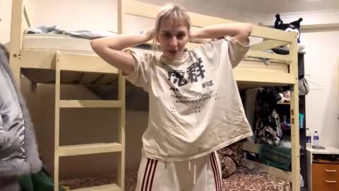 Mia online show from 03/05/26, 05:31