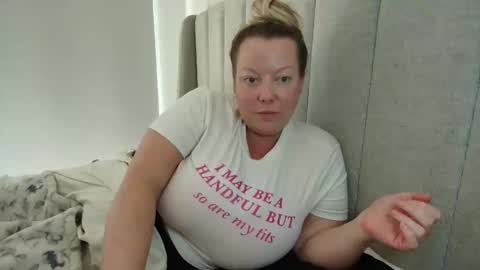 Snapshot of beauty4agent chatting on 02/09/26, 09:19 beauty4agent online show from 02/09/26, 09:19